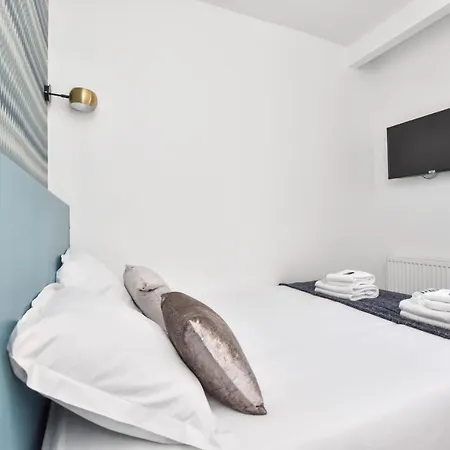 بيت للعطل Cosy Bedroom - Tour Eiffel Champs De Mars 6a باريس